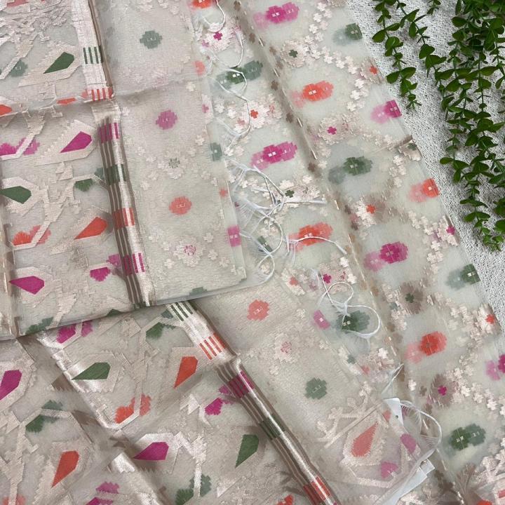 Oitri Saree